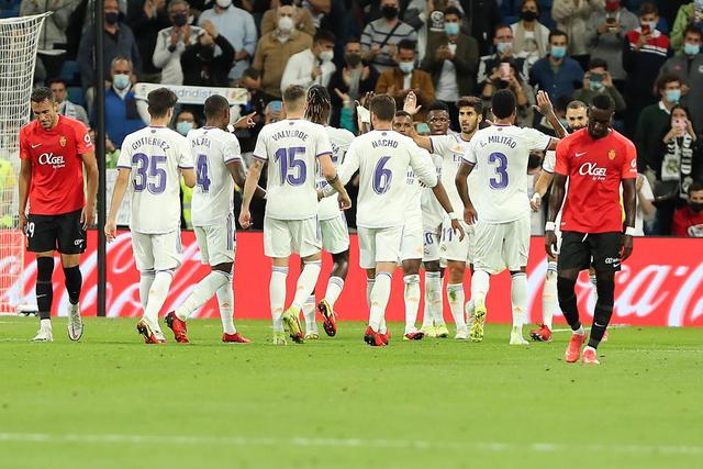 弗格35分辽宁胜山东 贺希宁16分深圳负四川