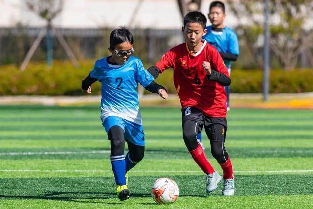 战争谣言冲击足坛:伊朗球星回国参军？C罗跑路